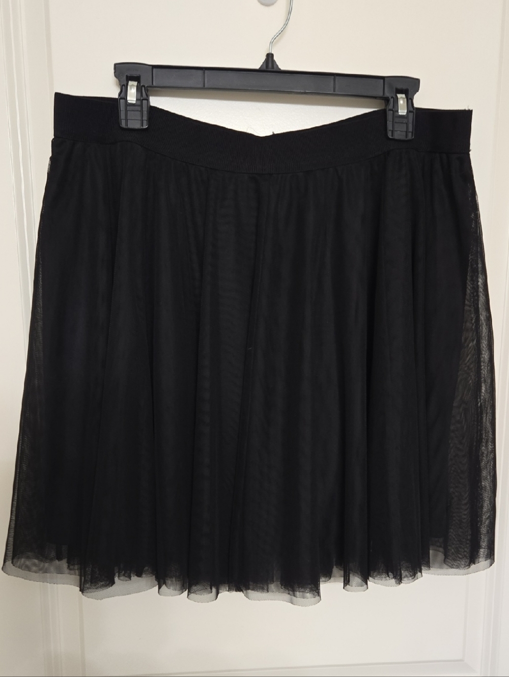 LC Lauren Conrad Black Midi Tulle Skirt with Elastic Waist